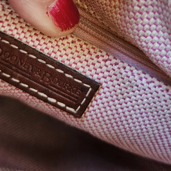 Vintage DOONEY & BOURKE CROSSBODY PURSE - Picture 6 of 6